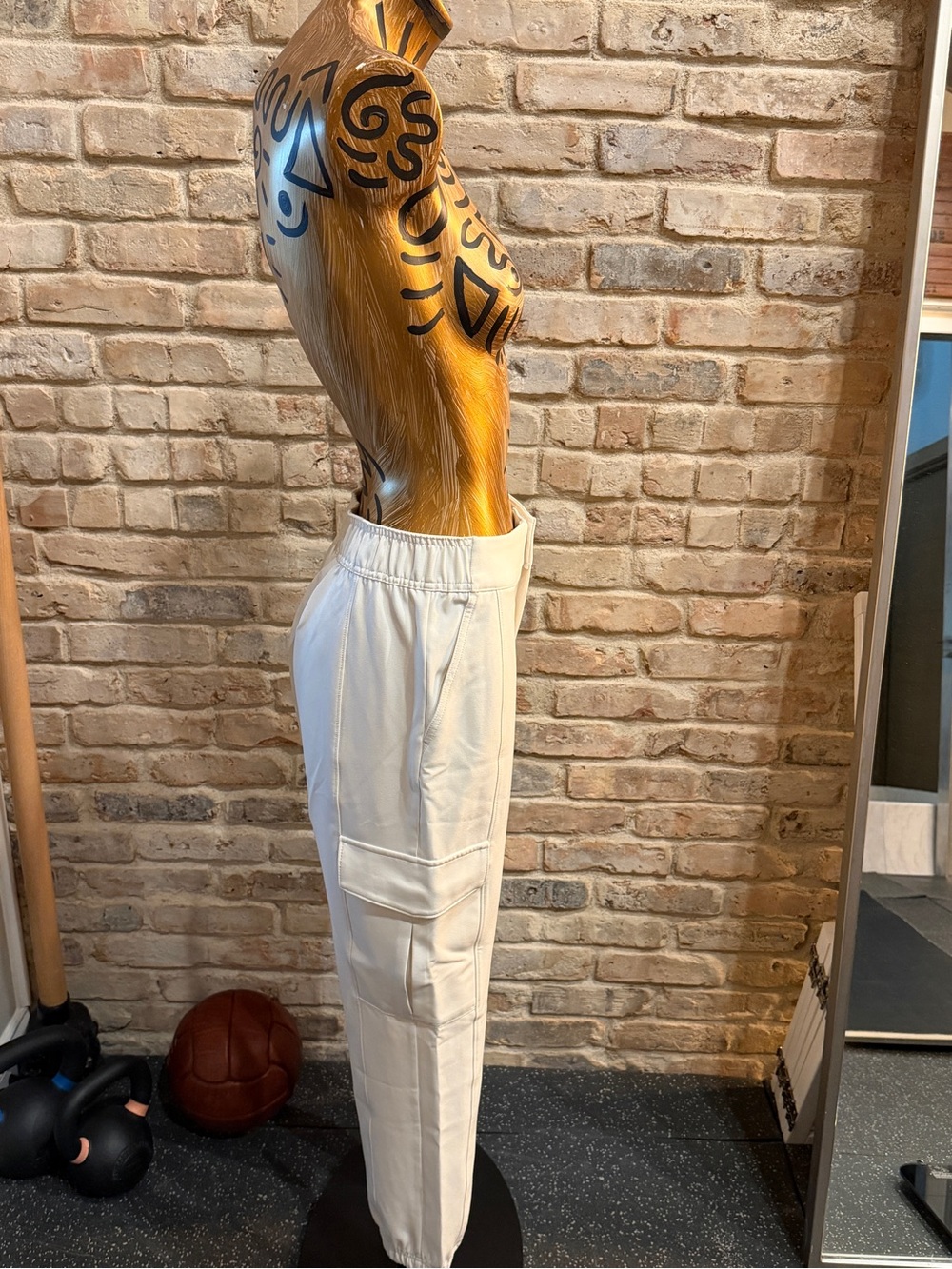 CALIA by Carrie Underwood Cream Cargo Joggers
